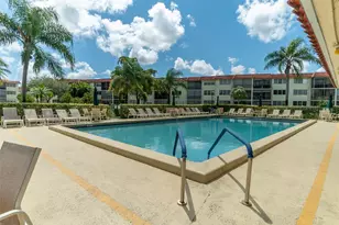 9320 S Hollybrook Lake Dr, Pembroke Pines, FL 33025 - Photo 27