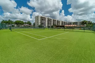 9320 S Hollybrook Lake Dr, Pembroke Pines, FL 33025 - Photo 35