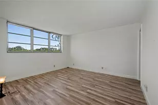 9320 S Hollybrook Lake Dr, Pembroke Pines, FL 33025 - Photo 13