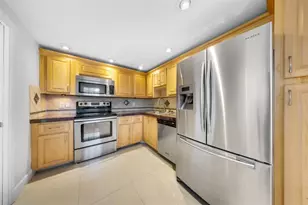 3520 Oaks Way, Pompano Beach, FL 33069 - Photo 3