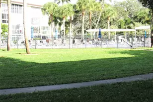 2804 Victoria Way, Pompano Beach, FL 33066 - Photo 11