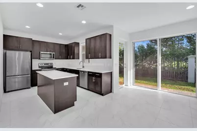 6947 Pines Circle #21, Pompano Beach, FL 33073 - Photo 5