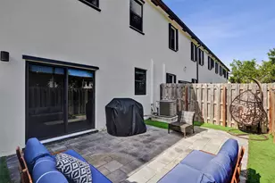 20741 NE 5th Ct, Miami, FL 33179 - Photo 33