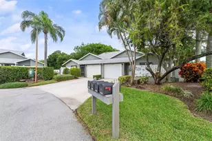 6809 SE Yorktown Dr, Hobe Sound, FL 33455 - Photo 29