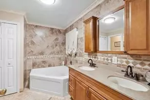 466 E Royal Cove Cir, Davie, FL 33325 - Photo 19