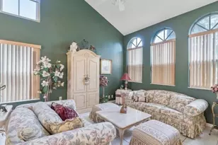 466 E Royal Cove Cir, Davie, FL 33325 - Photo 5