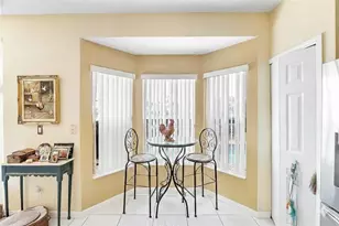 466 E Royal Cove Cir, Davie, FL 33325 - Photo 11