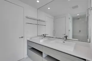 460 NE 28th St, Miami, FL 33137 - Photo 15