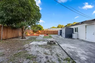 561 NE 61st St, Oakland Park, FL 33334 - Photo 21