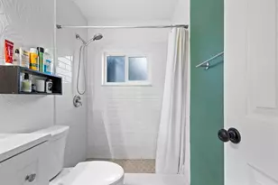 561 NE 61st St, Oakland Park, FL 33334 - Photo 19