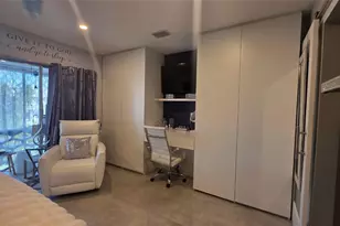 15610 NE 6th Ave Unit, Miami, FL 33162 - Photo 29