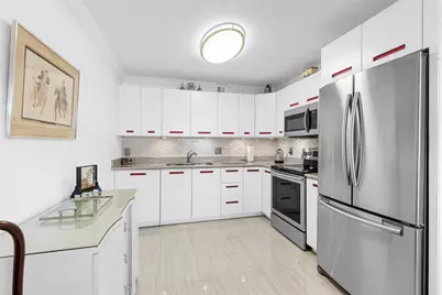 1032 Oakridge D #1032, Deerfield Beach, FL 33442 - Photo 3