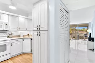 109 Royal Pk Dr, Oakland Park, FL 33309 - Photo 17