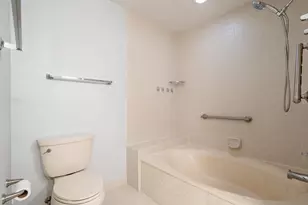 3351 Emerald Oaks Dr, Hollywood, FL 33021 - Photo 21