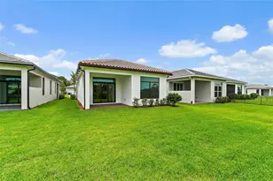 203 SE Via Sangro, Port Saint Lucie, FL 34952 - Photo 13