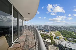 1750 N Bayshore Dr, Miami, FL 33132 - Photo 21