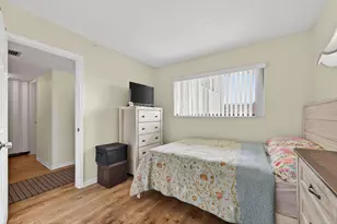 2205 S Cypress Bend Dr, Pompano Beach, FL 33069 - Photo 19