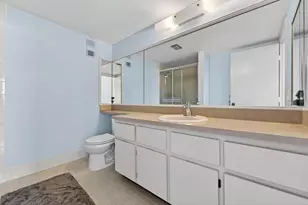 2205 S Cypress Bend Dr, Pompano Beach, FL 33069 - Photo 15