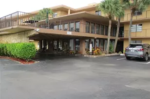 9370 SW 8th St, Boca Raton, FL 33428 - Photo 3