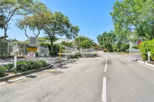 9914 NW 56th Pl, Coral Springs, FL 33076 - Photo 29