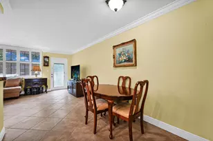 9121 Sunrise Lakes Blvd, Sunrise, FL 33322 - Photo 7