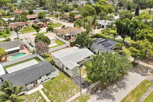 731 SW 71st Terrace, Pembroke Pines, FL 33023 - Photo 55