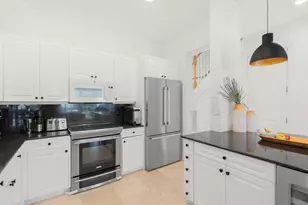 2739 NE 15th St, Fort Lauderdale, FL 33304 - Photo 13