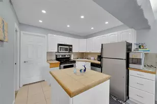 4627 Bougainvilla Dr, Fort Lauderdale, FL 33308 - Photo 11