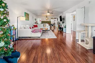 3930 Oaks Clubhouse Dr, Pompano Beach, FL 33069 - Photo 7