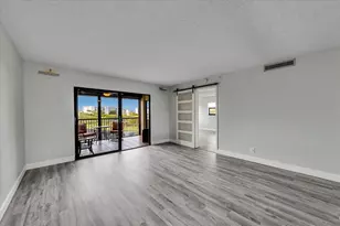 2112 S Cypress Bend Dr, Pompano Beach, FL 33069 - Photo 11