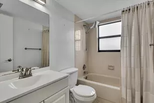 2112 S Cypress Bend Dr, Pompano Beach, FL 33069 - Photo 35