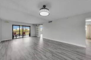 2112 S Cypress Bend Dr, Pompano Beach, FL 33069 - Photo 29