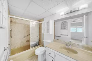 1035 Country Club Dr, Margate, FL 33063 - Photo 13