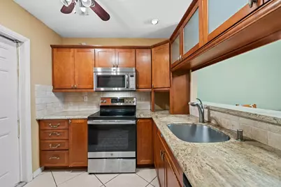 5151 W Oakland Park Boulevard #309, Lauderdale Lakes, FL 33313 - Photo 5