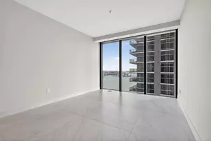 700 NE 24th St, Miami, FL 33137 - Photo 13