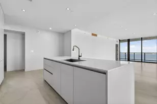 700 NE 24th St, Miami, FL 33137 - Photo 9