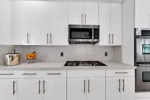 13702 NW 10th Ct, Pembroke Pines, FL 33028 - Photo 19