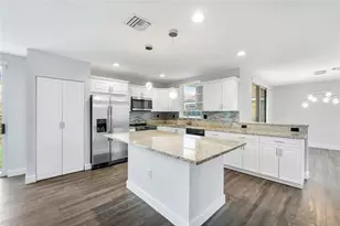 11571 NW 4th Manor, Coral Springs, FL 33071 - Photo 7