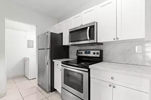 21200 NE 12th Ct, Miami, FL 33179 - Photo 3