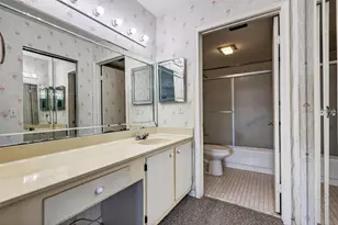 650 SW 124th Terrace, Pembroke Pines, FL 33027 - Photo 15