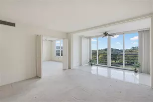 575 Oaks Ln, Pompano Beach, FL 33069 - Photo 11