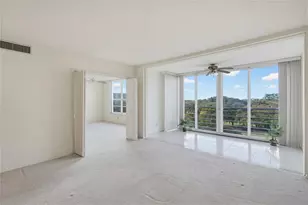 575 Oaks Ln, Pompano Beach, FL 33069 - Photo 11