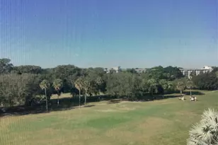 575 Oaks Ln, Pompano Beach, FL 33069 - Photo 5