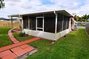 2606 Alcazar Dr, Miramar, FL 33023 - Photo 21