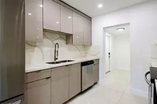 140 NW 46th St, Oakland Park, FL 33309 - Photo 5