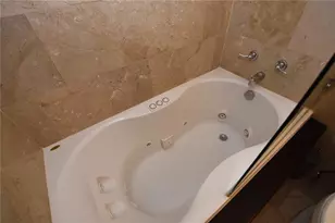 400 Golden Isles Dr, Hallandale Beach, FL 33009 - Photo 27