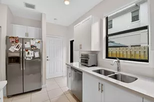 523 SW 19th Ter, Fort Lauderdale, FL 33312 - Photo 17