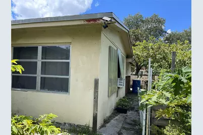 671 NW 38th Street, Deerfield Beach, FL 33064 - Photo 37