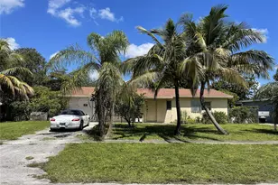 671 NW 38th St, Deerfield Beach, FL 33064 - Photo 3