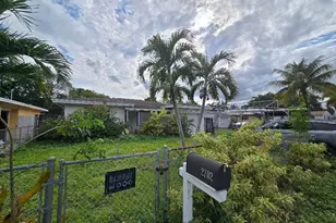 2702 Hayes St, Hollywood, FL 33020 - Photo 3